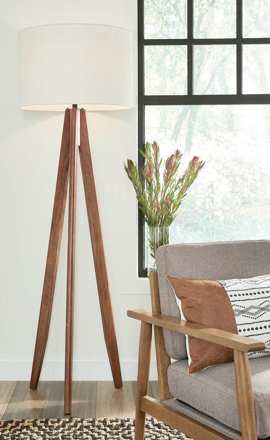 Dallson Wood Floor Lamp (1/CN) Signature Design by Ashley®