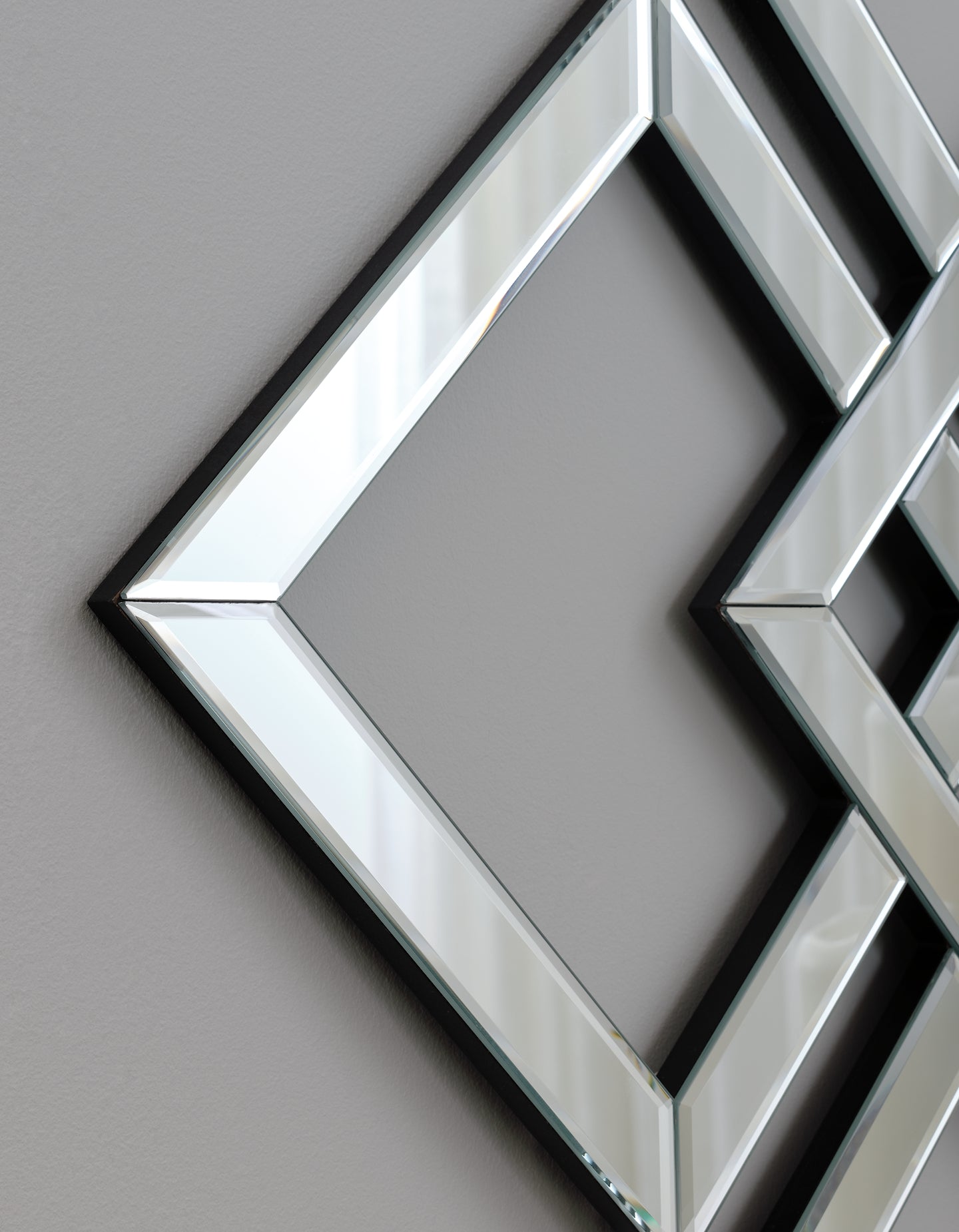 Quinnley Accent Mirror Signature Design by Ashley®