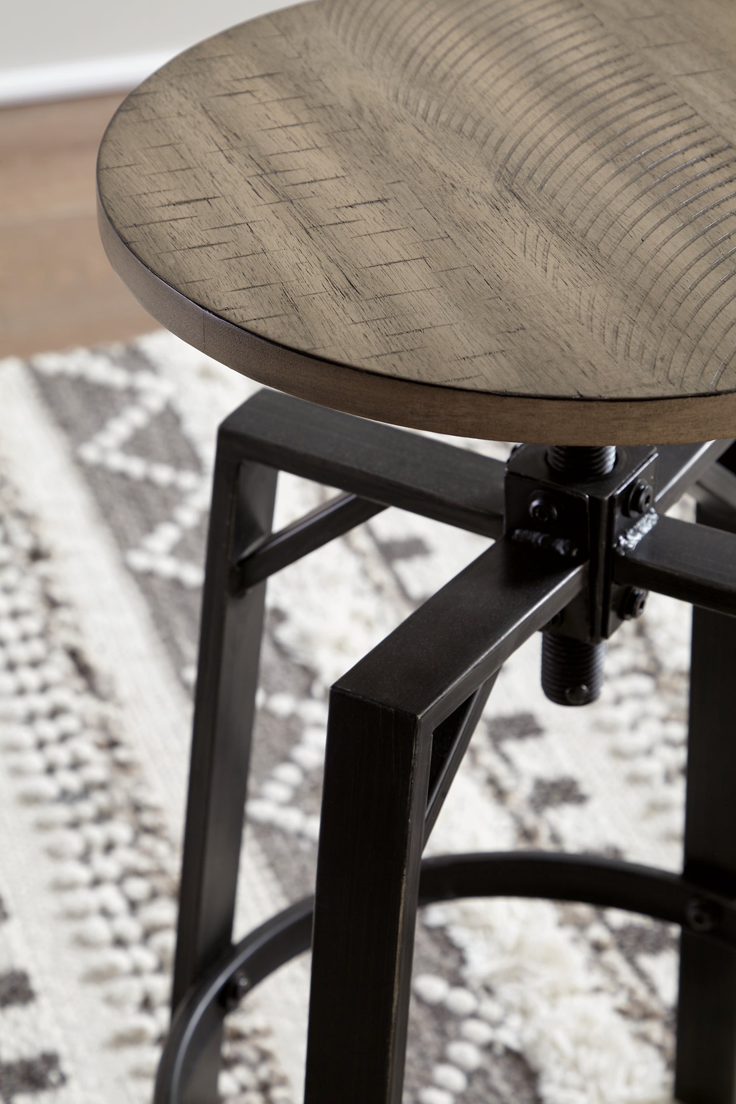 Lesterton Swivel Stool (2/CN) Signature Design by Ashley®