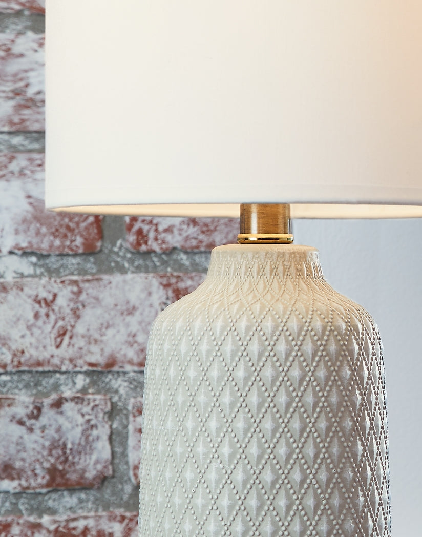 Donnford Ceramic Table Lamp (1/CN) Signature Design by Ashley®