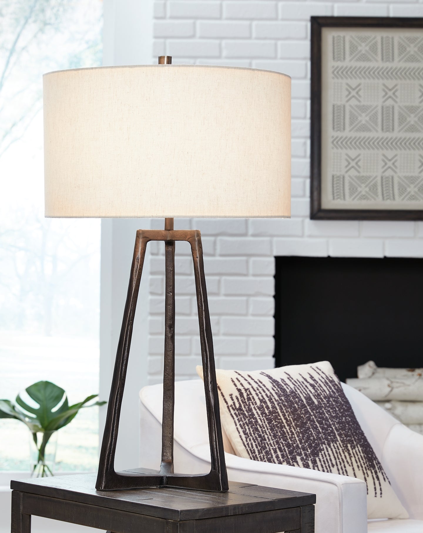 Ryandale Metal Table Lamp (1/CN) Signature Design by Ashley®