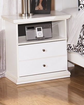 Bostwick Shoals Queen Panel Bed with Mirrored Dresser, Chest and 2 Nightstands Signature Design by Ashley®
