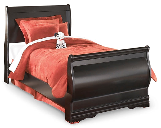 Huey Vineyard Full Sleigh Bed with Mirrored Dresser Signature Design by Ashley®