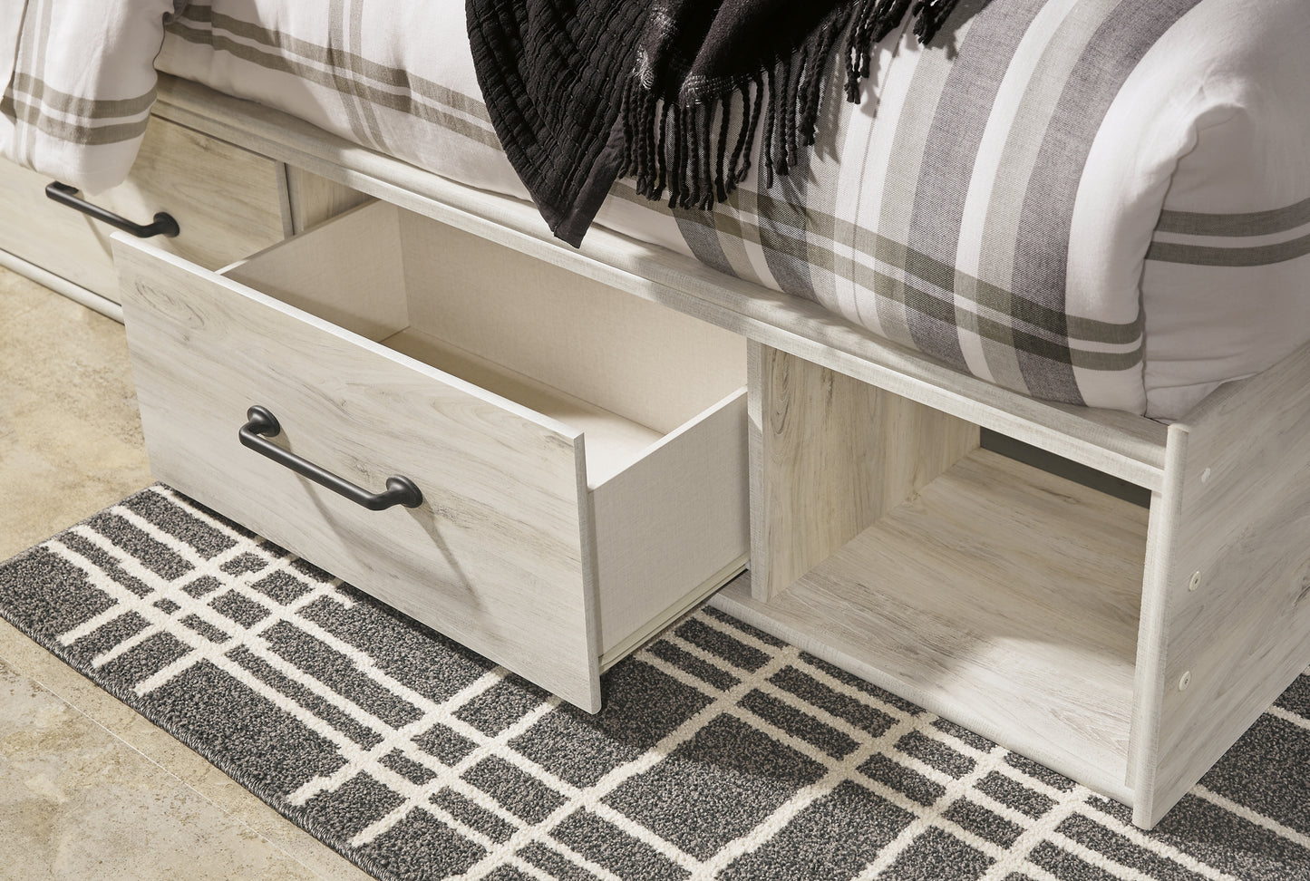 Cambeck King Panel Bed with 4 Storage Drawers with Mirrored Dresser, Chest and 2 Nightstands Signature Design by Ashley®