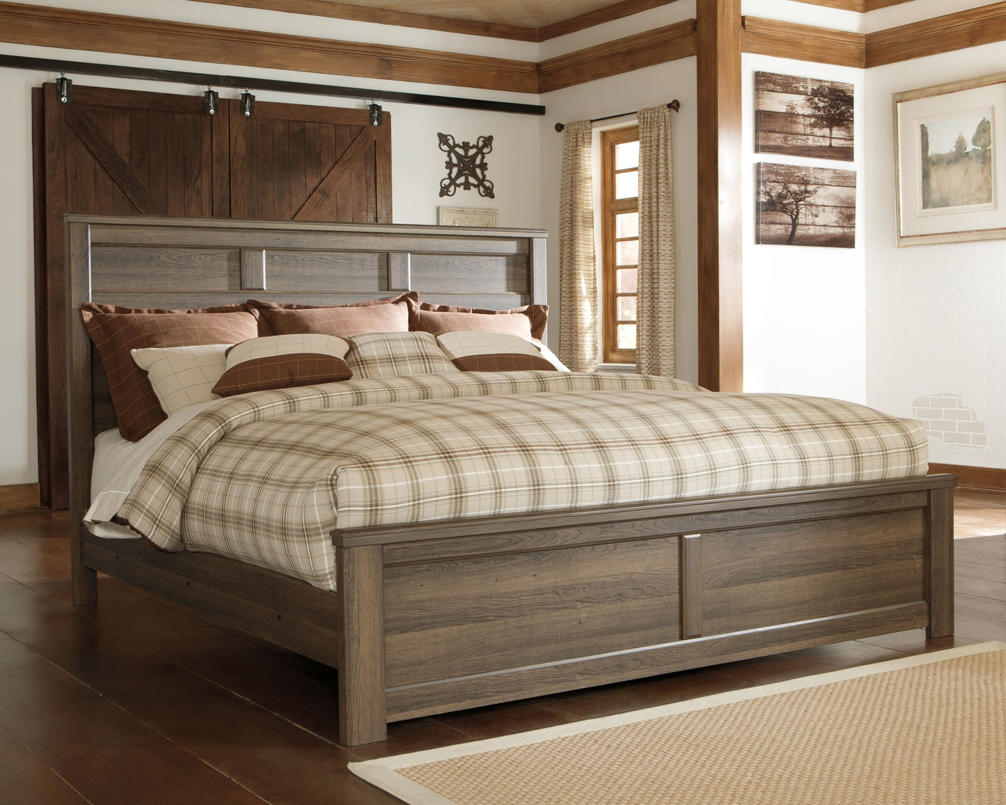 Juararo California King Panel Bed with Mirrored Dresser and Chest Signature Design by Ashley®