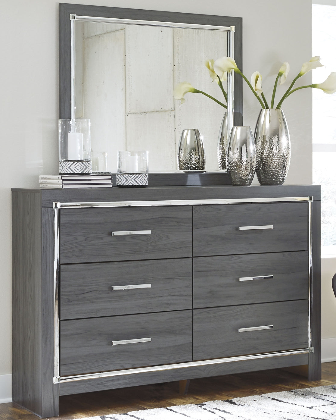 Lodanna Full Panel Bed with Mirrored Dresser and Chest Signature Design by Ashley®