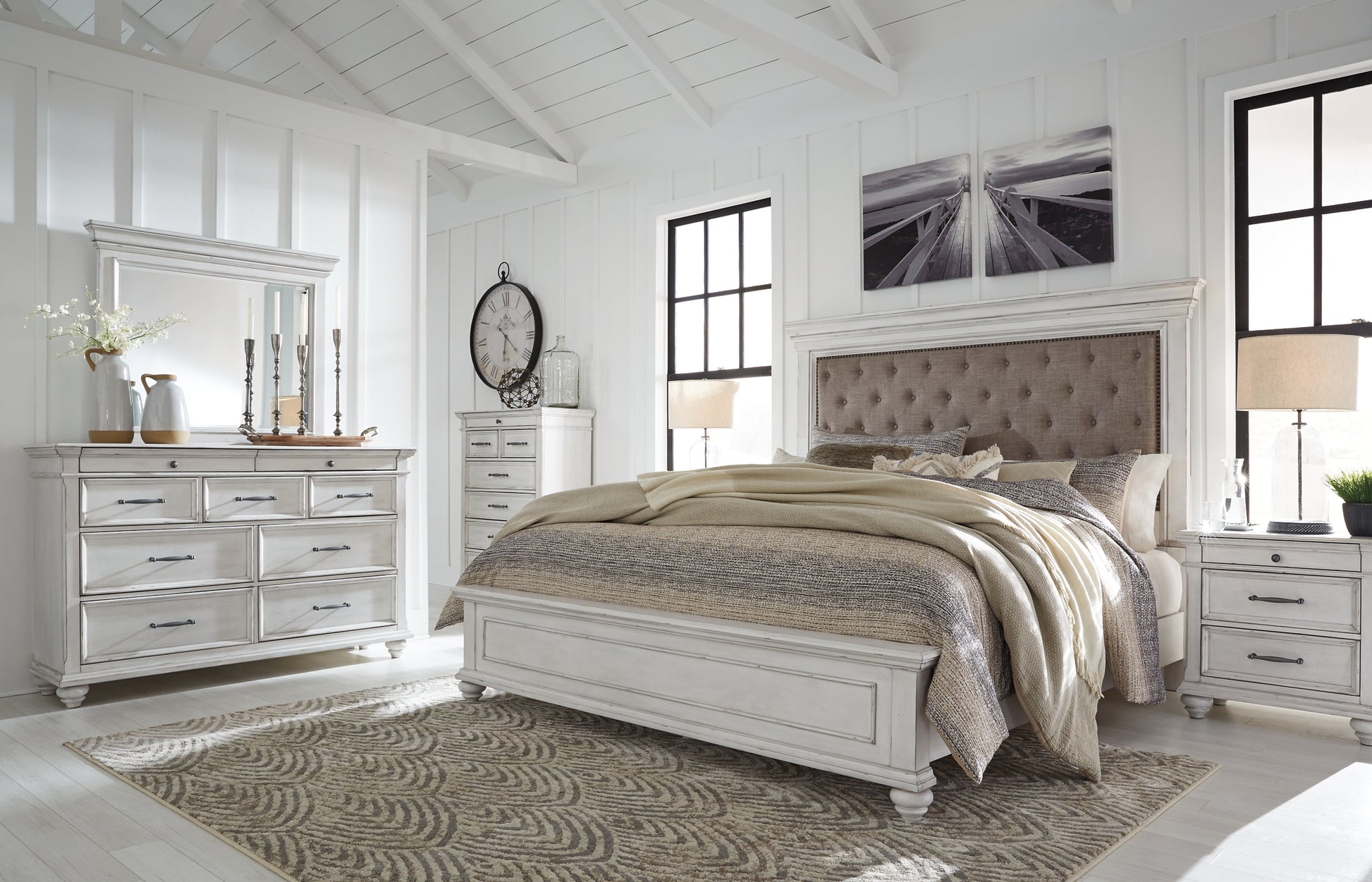 Kanwyn Queen Panel Bed with Mirrored Dresser, Chest and Nightstand Benchcraft®