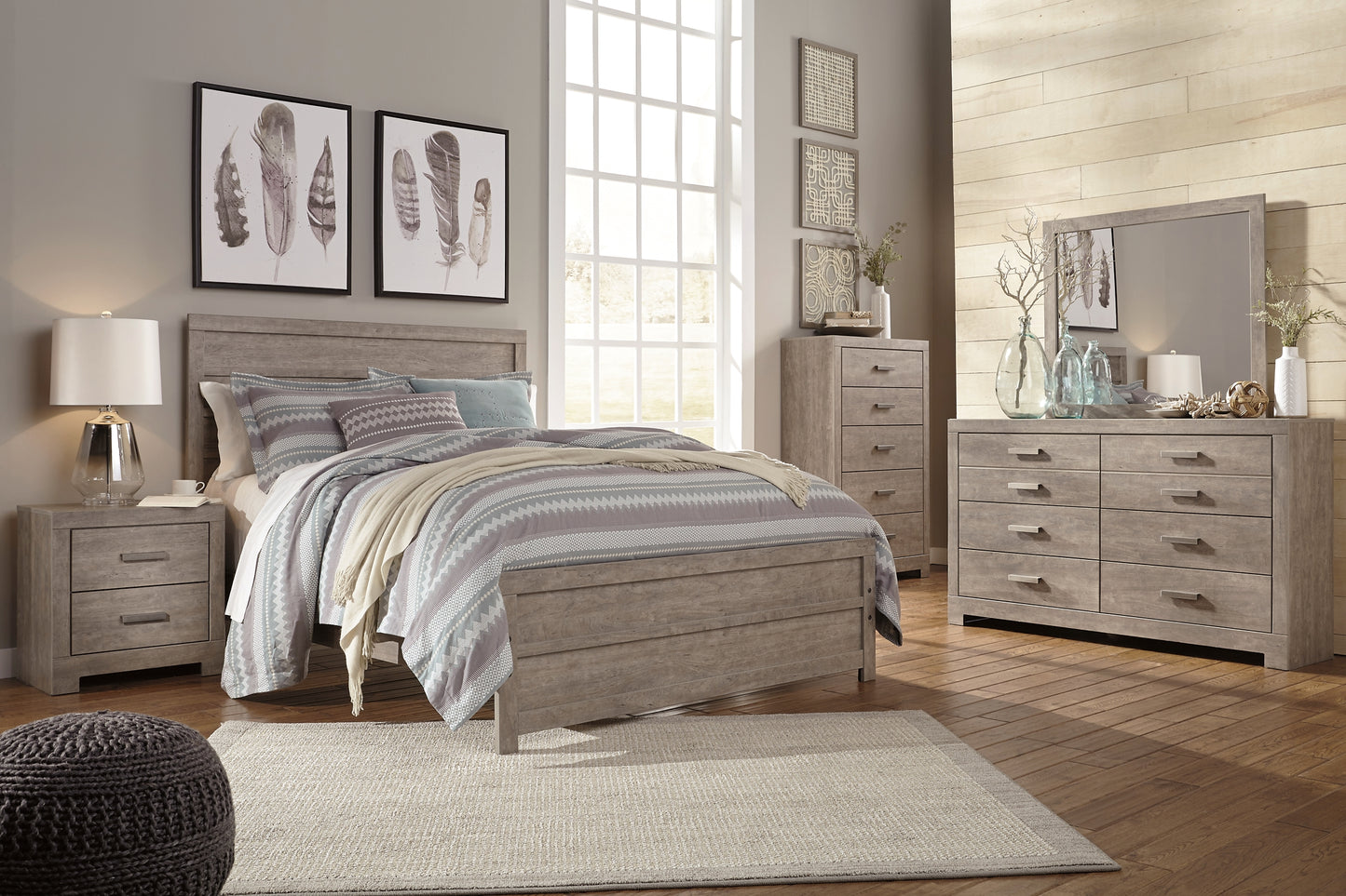 Culverbach Queen Panel Bed with Mirrored Dresser and Chest Signature Design by Ashley®