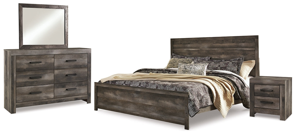 Wynnlow King Panel Bed with Mirrored Dresser and Nightstand Signature Design by Ashley®