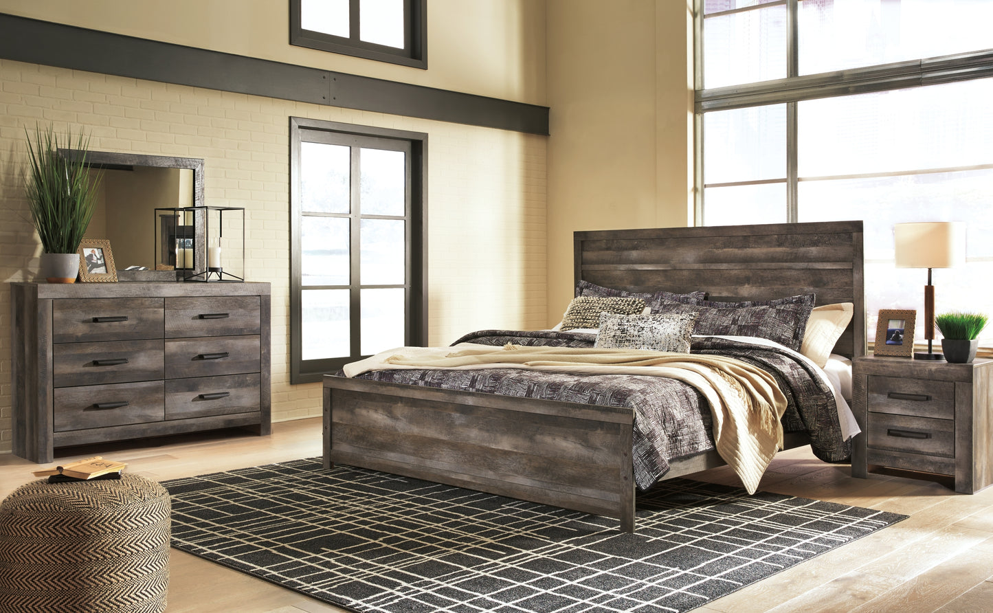 Wynnlow King Panel Bed with Mirrored Dresser and Nightstand Signature Design by Ashley®