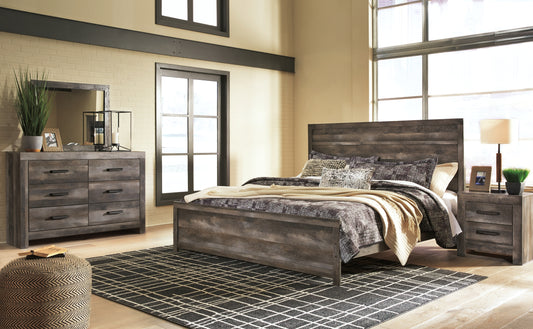 Wynnlow King Panel Bed with Mirrored Dresser and Nightstand Signature Design by Ashley®