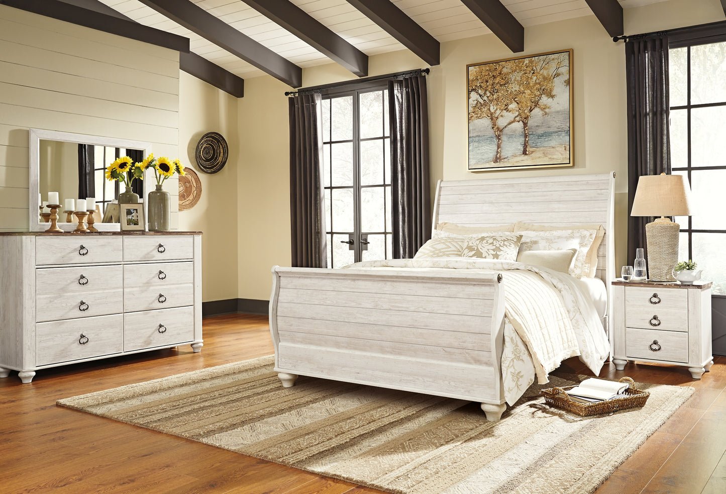 Willowton Queen Sleigh Bed with Mirrored Dresser and Nightstand Signature Design by Ashley®