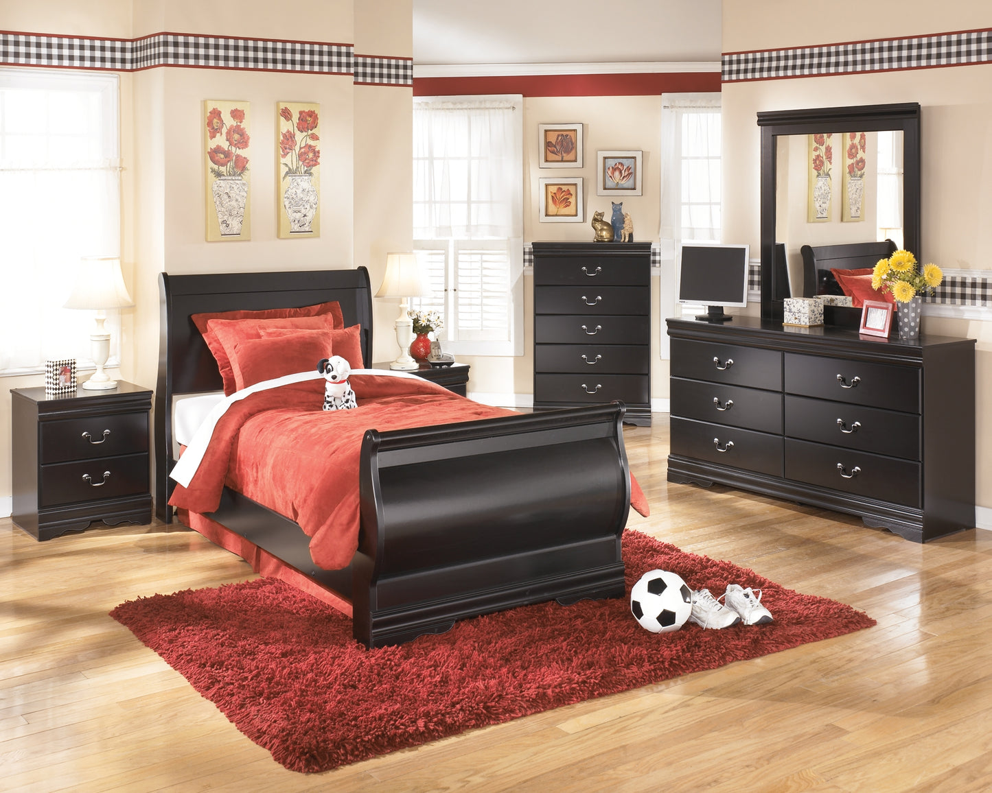 Huey Vineyard Twin Sleigh Bed with Dresser Signature Design by Ashley®