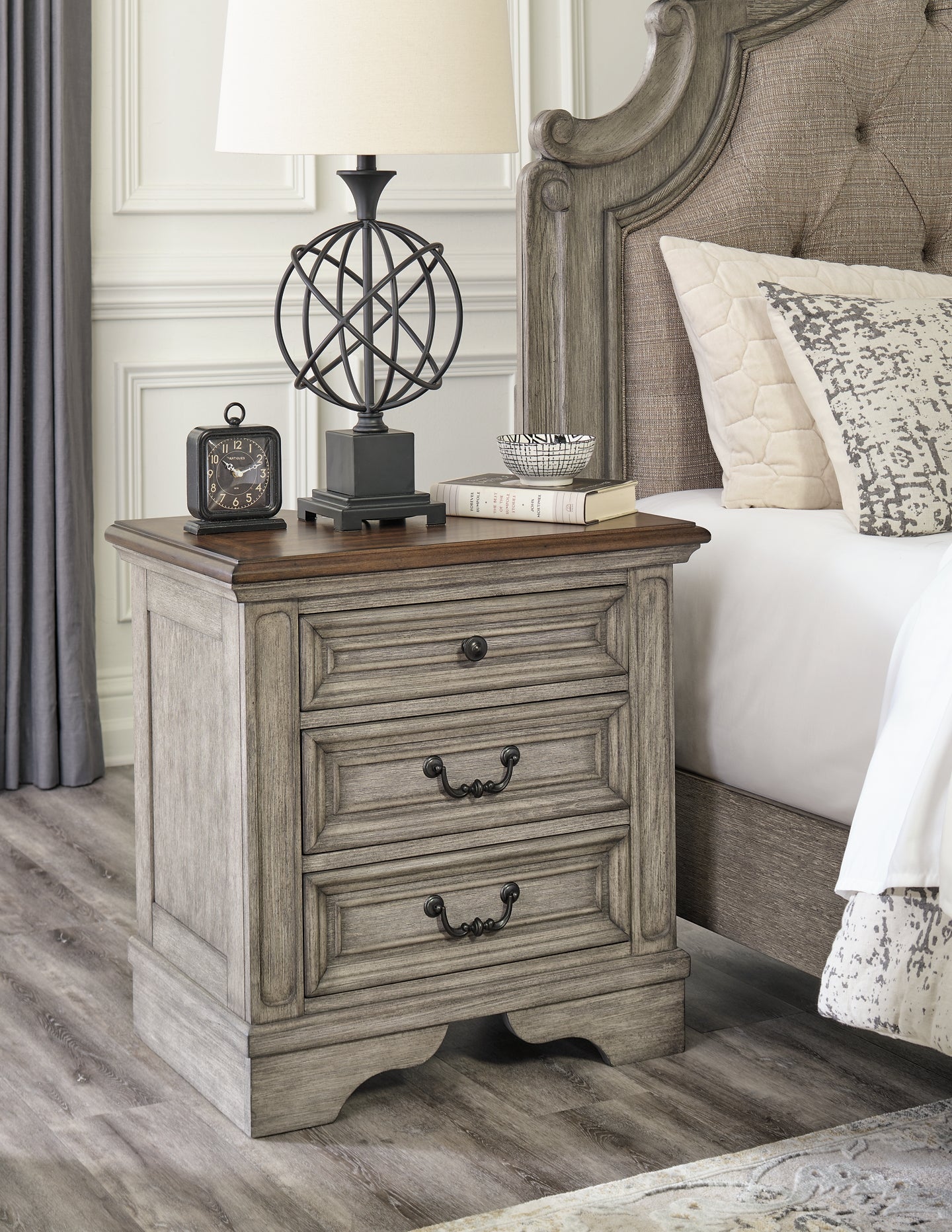 Lodenbay California King Panel Bed with Mirrored Dresser, Chest and 2 Nightstands Signature Design by Ashley®