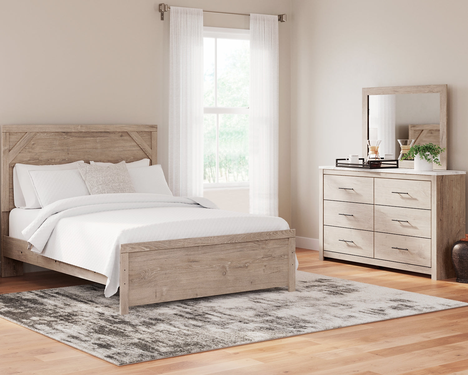 Senniberg Queen Panel Bed with Mirrored Dresser Signature Design by Ashley®