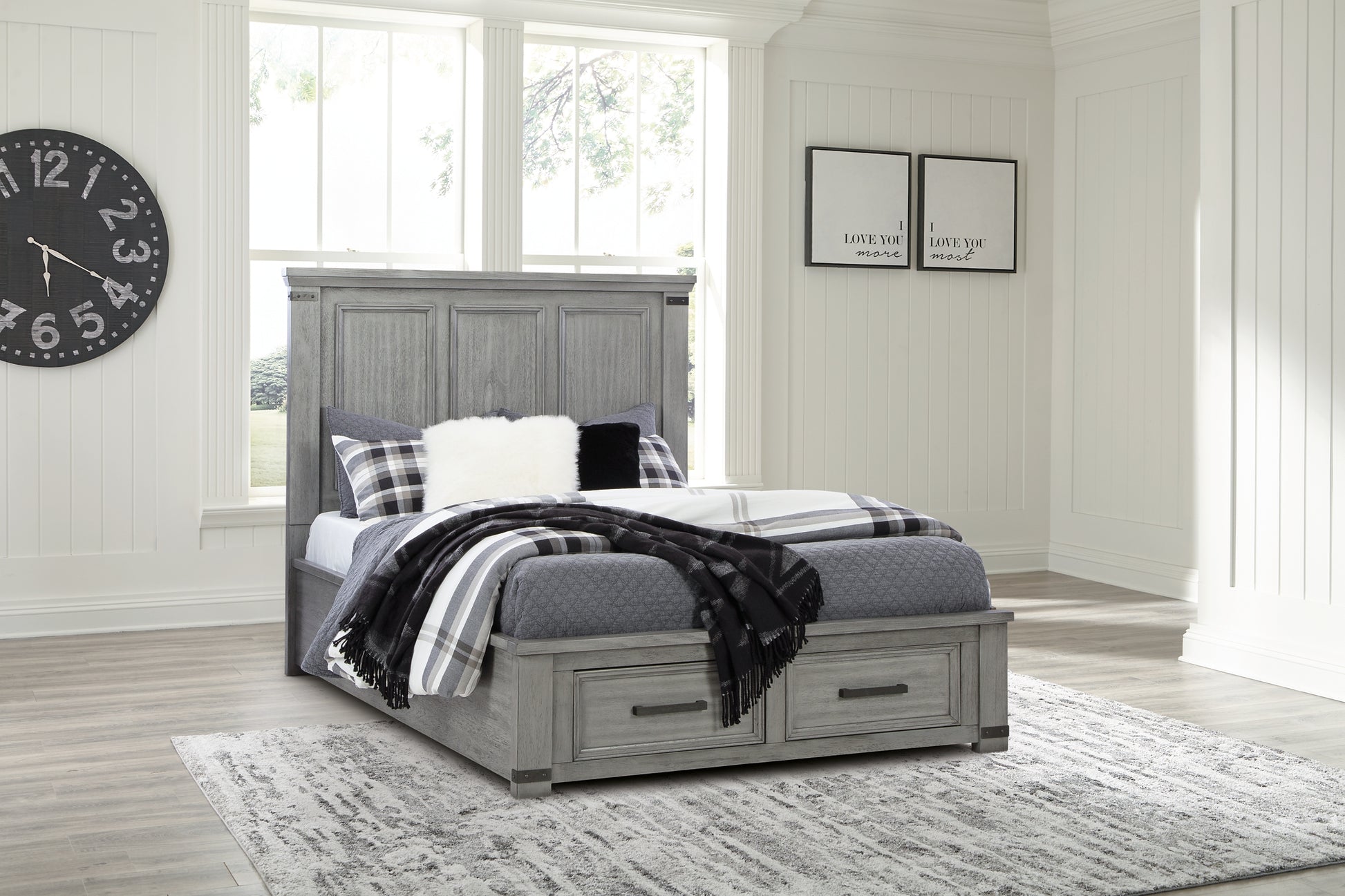 Russelyn Queen Storage Bed Signature Design by Ashley®