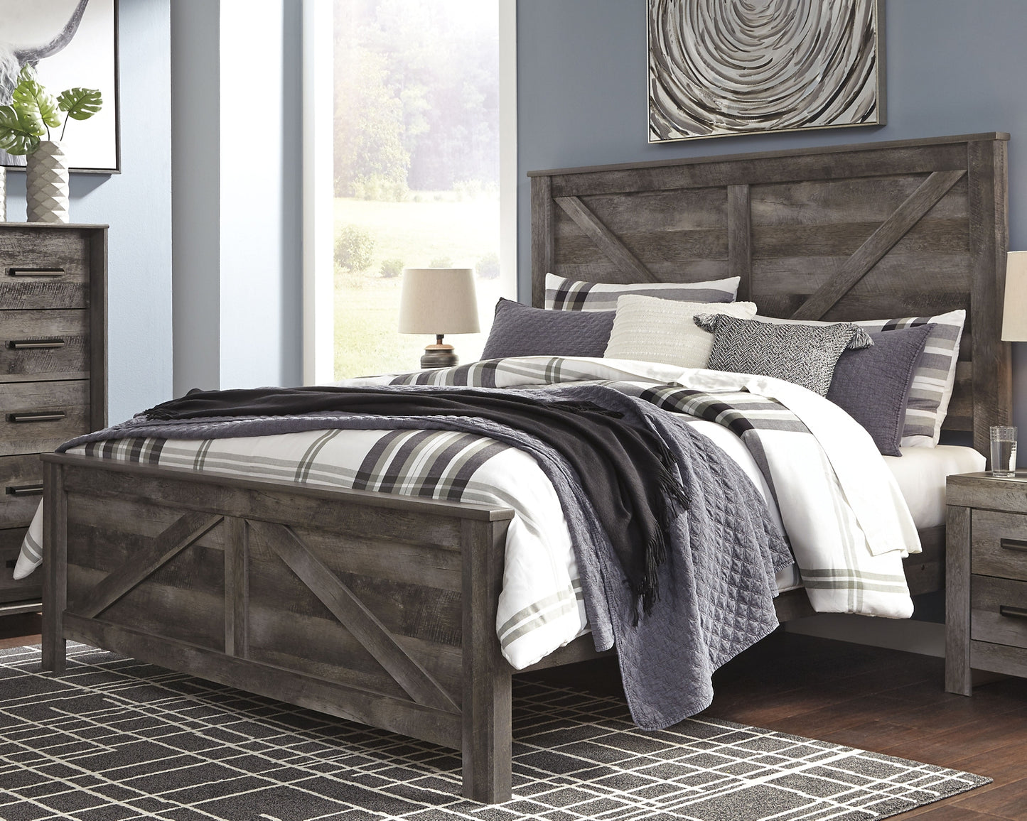 Wynnlow King Crossbuck Panel Bed with Mirrored Dresser, Chest and Nightstand Signature Design by Ashley®