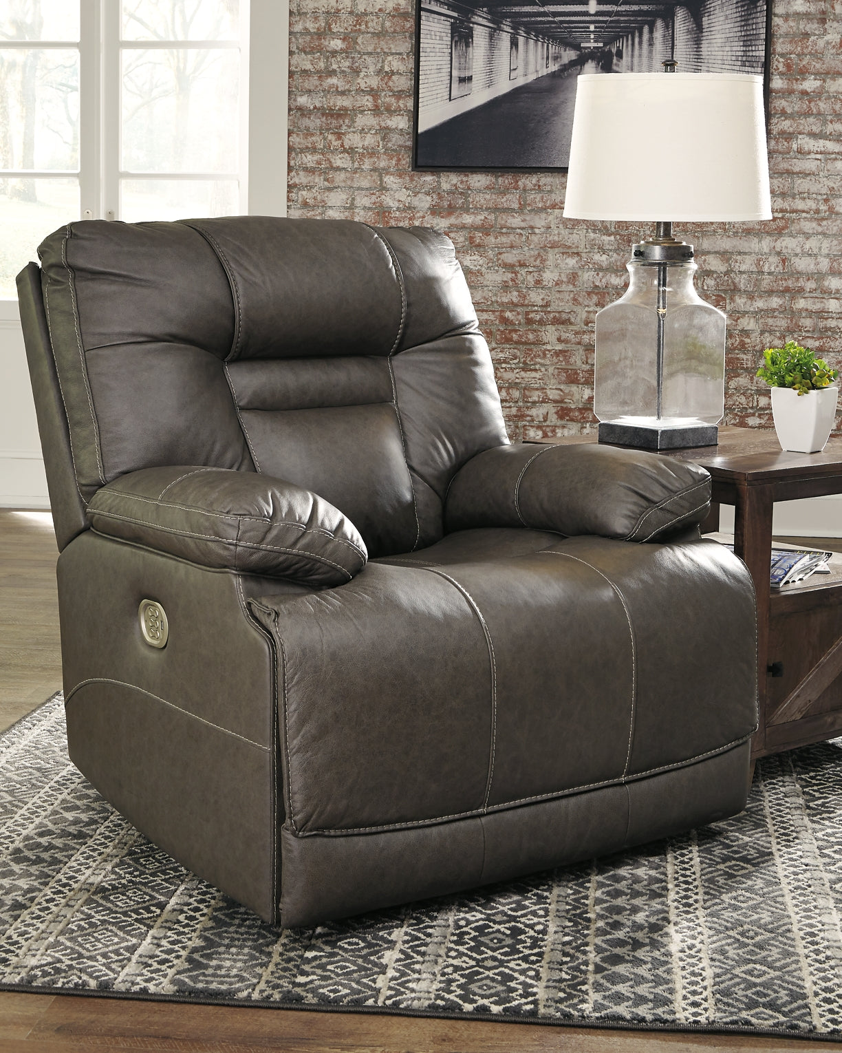 Wurstrow PWR Recliner/ADJ Headrest Signature Design by Ashley®