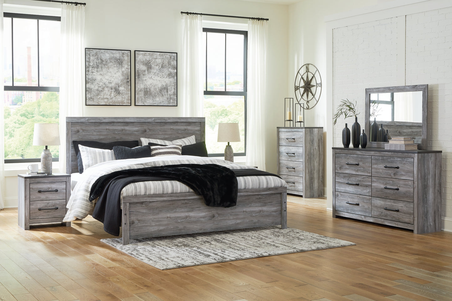 Bronyan King Panel Bed with Mirrored Dresser, Chest and 2 Nightstands Signature Design by Ashley®