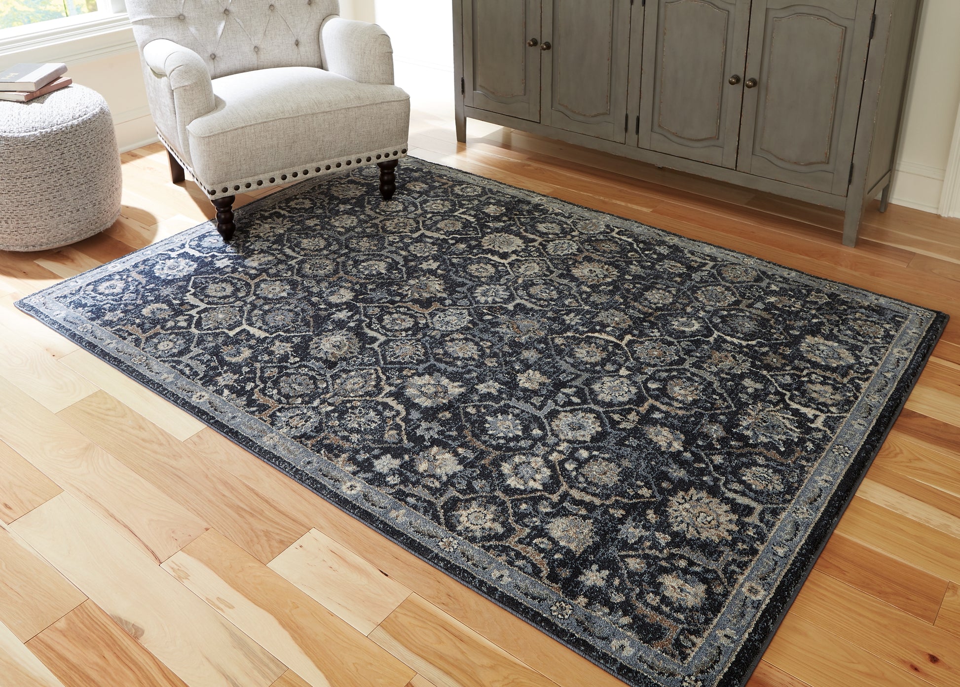 Hilcott Medium Rug Signature Design by Ashley®