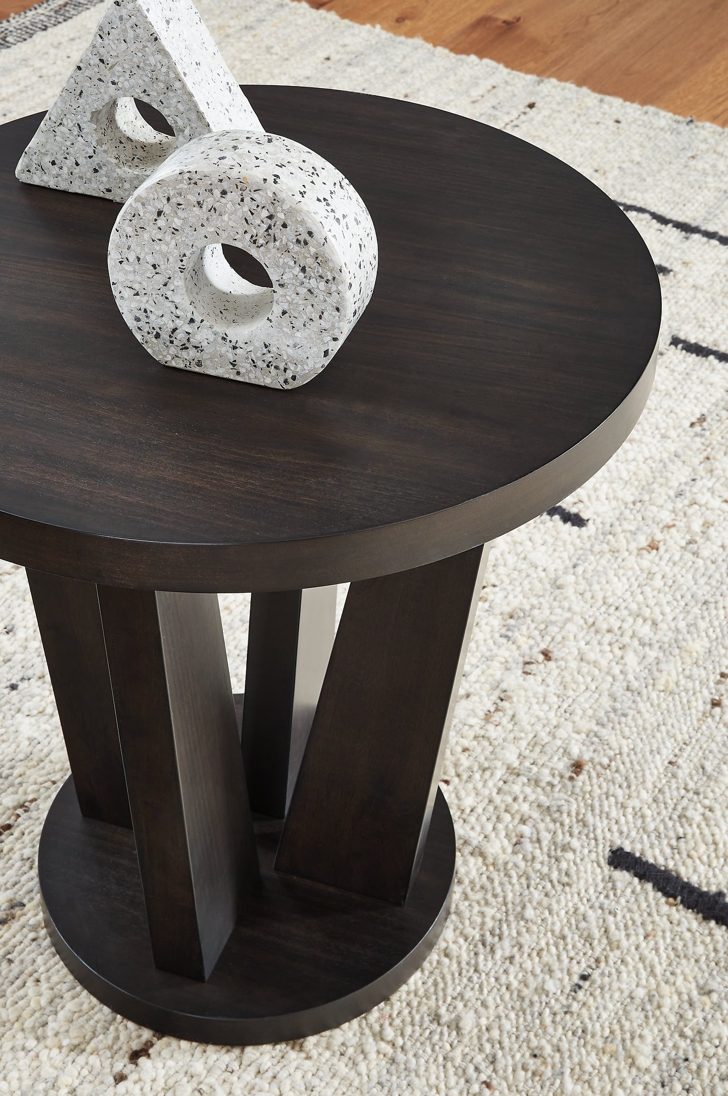 Chasinfield Round End Table Signature Design by Ashley®