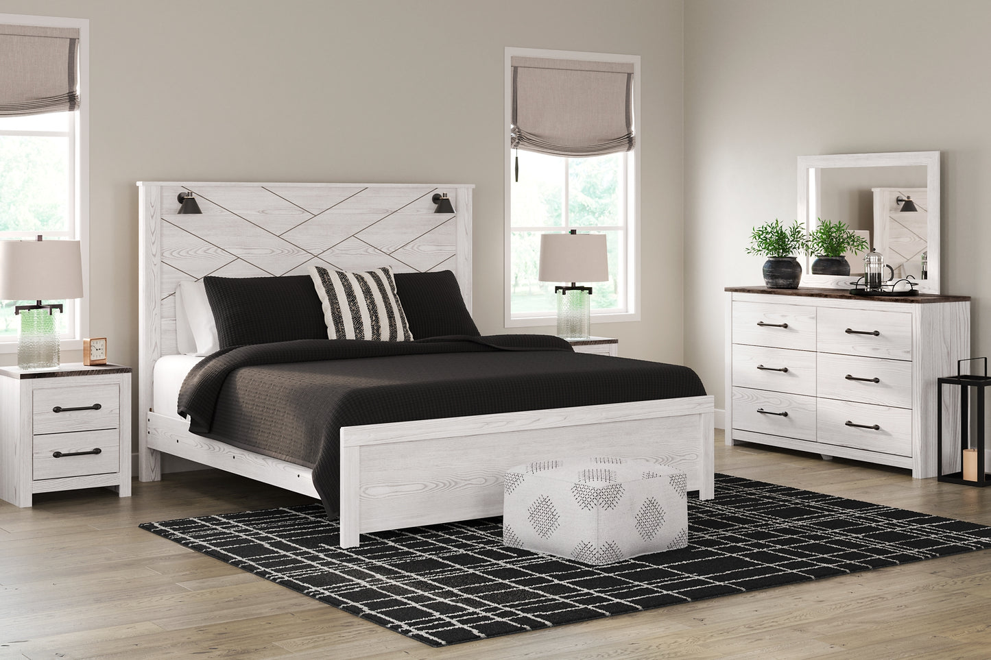 Gerridan King Panel Bed with Mirrored Dresser Signature Design by Ashley®