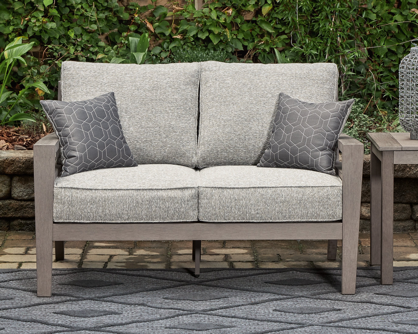 Hillside Barn Loveseat w/Cushion Signature Design by Ashley®