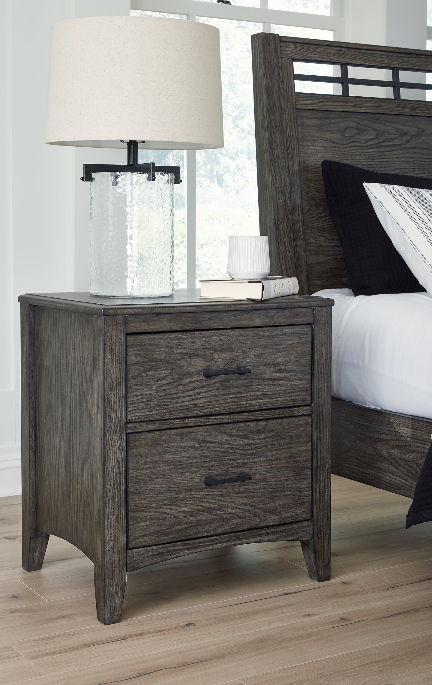 Montillan King Panel Bed with Mirrored Dresser and 2 Nightstands Signature Design by Ashley®