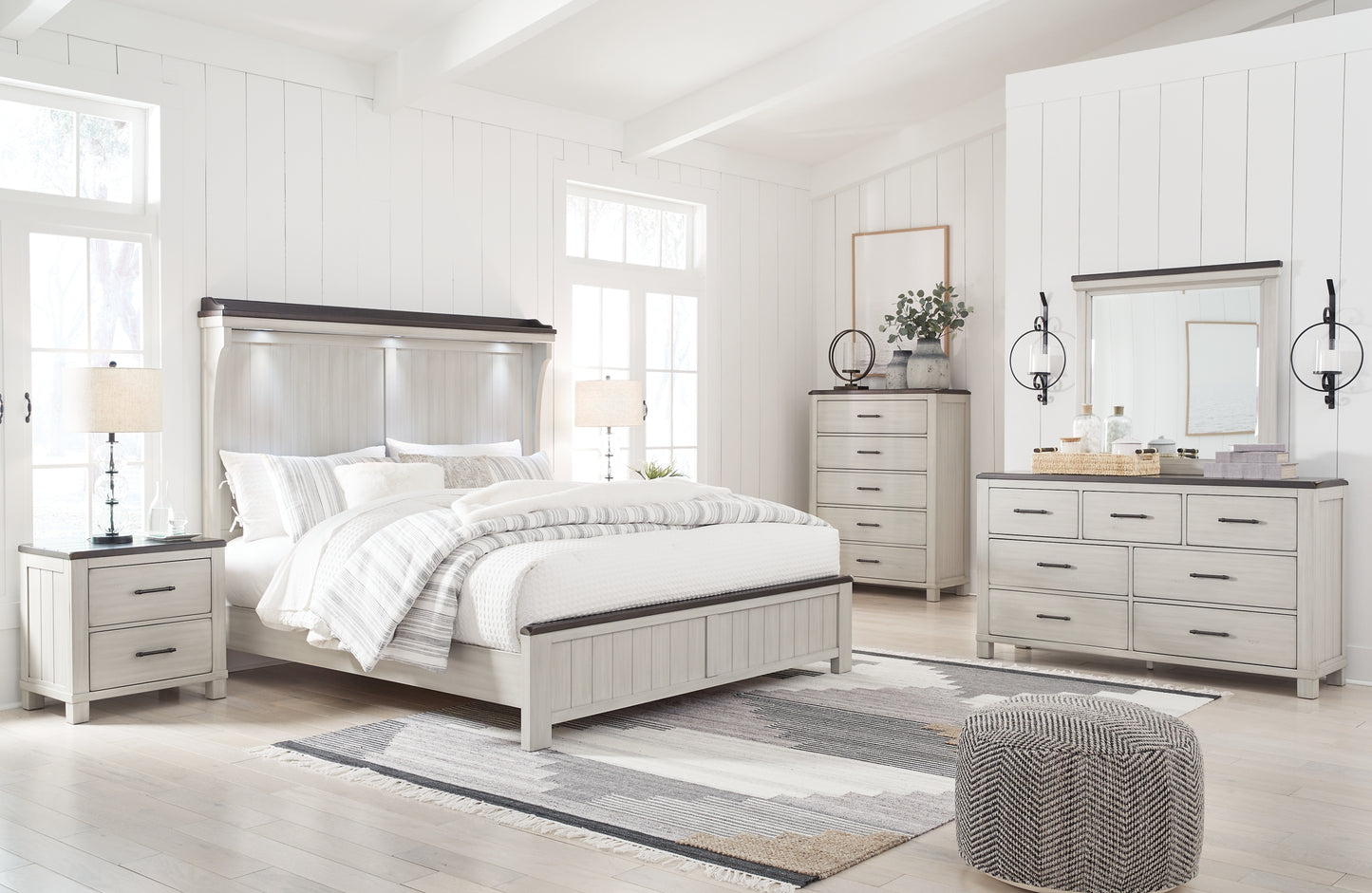 Darborn California King Panel Bed with Mirrored Dresser and Nightstand Signature Design by Ashley®