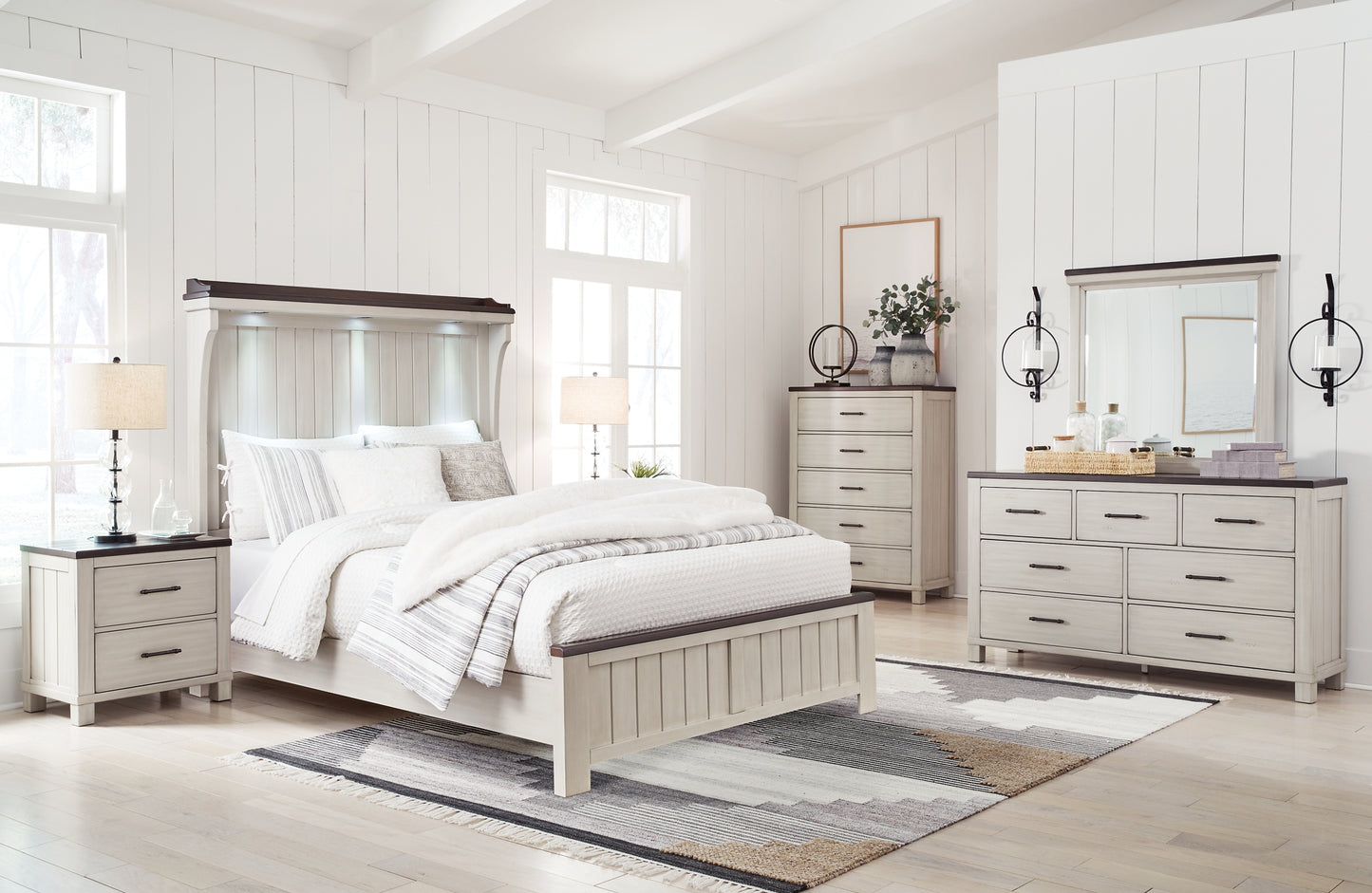 Darborn Queen Panel Bed with Mirrored Dresser, Chest and Nightstand Signature Design by Ashley®