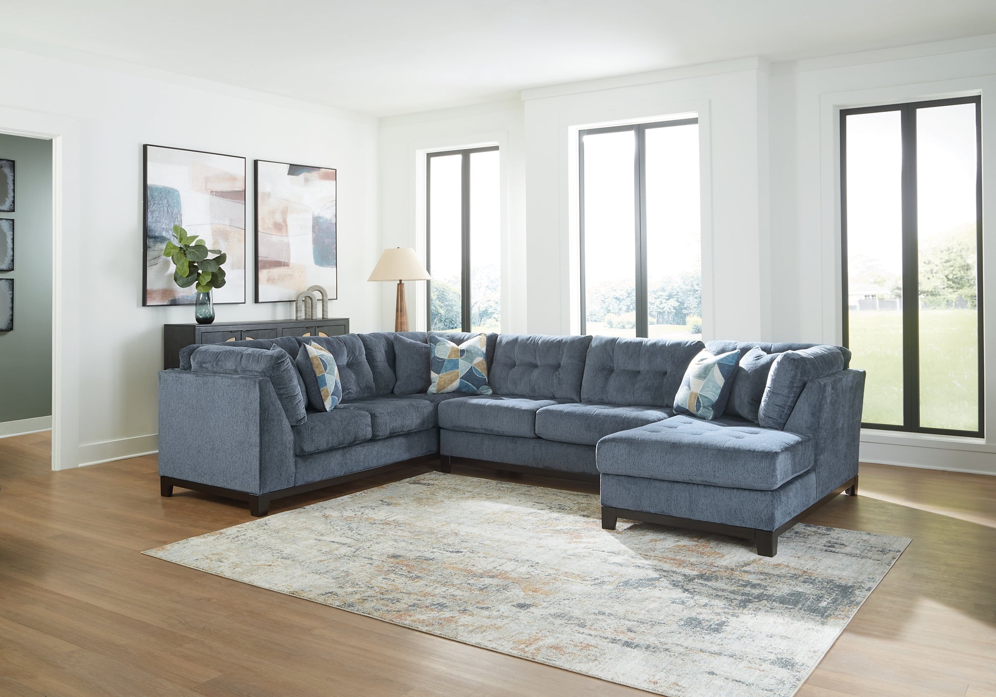 Maxon Place 3-Piece Sectional with Chaise Benchcraft®