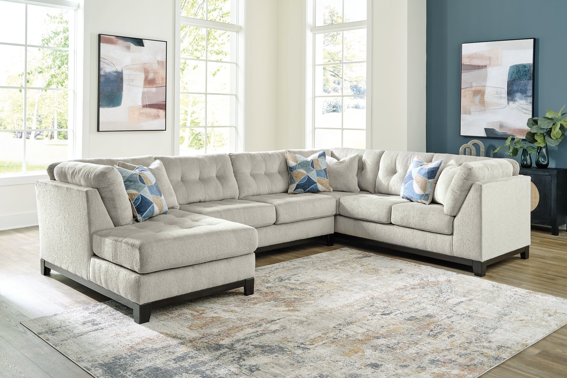 Maxon Place 3-Piece Sectional with Chaise Benchcraft®